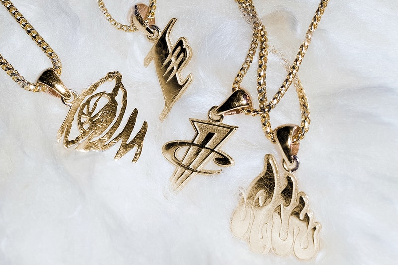 名作スニーカーのロゴをかたどったゴールドのネックレスが登場 Foul Trouble New Year... Same You 14K Solid Gold Collection Release Info Buy Price Necklace