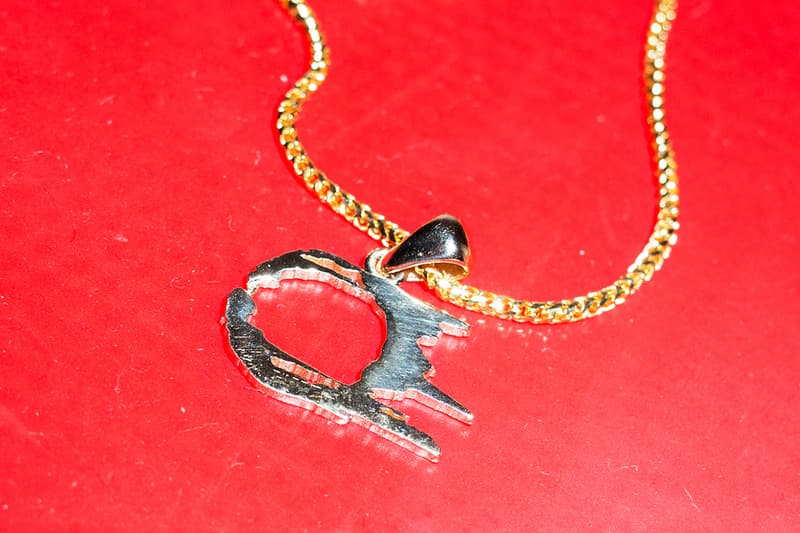 名作スニーカーのロゴをかたどったゴールドのネックレスが登場 Foul Trouble New Year... Same You 14K Solid Gold Collection Release Info Buy Price Necklace
