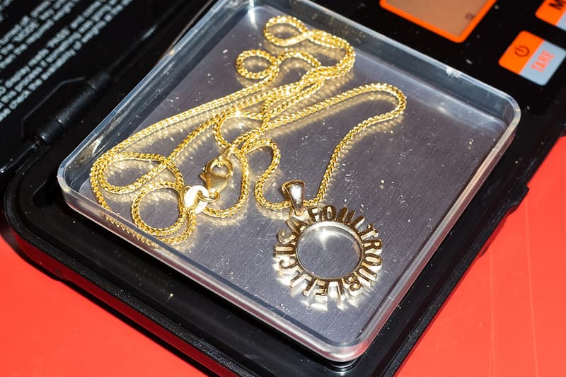 名作スニーカーのロゴをかたどったゴールドのネックレスが登場 Foul Trouble New Year... Same You 14K Solid Gold Collection Release Info Buy Price Necklace