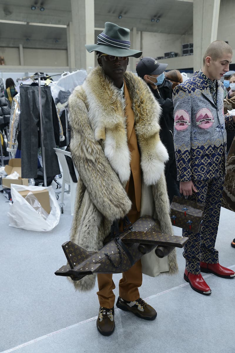ルイヴィトン Louis Vuitton 2021年秋冬コレクション Louis Vuitton Men's Fall/Winter 2021 Runway Show Collection Virgil Abloh Men Artistic Director FW21 Ebonics / Snake Oil / The Black Box / Mirror, Mirror menswear fw21