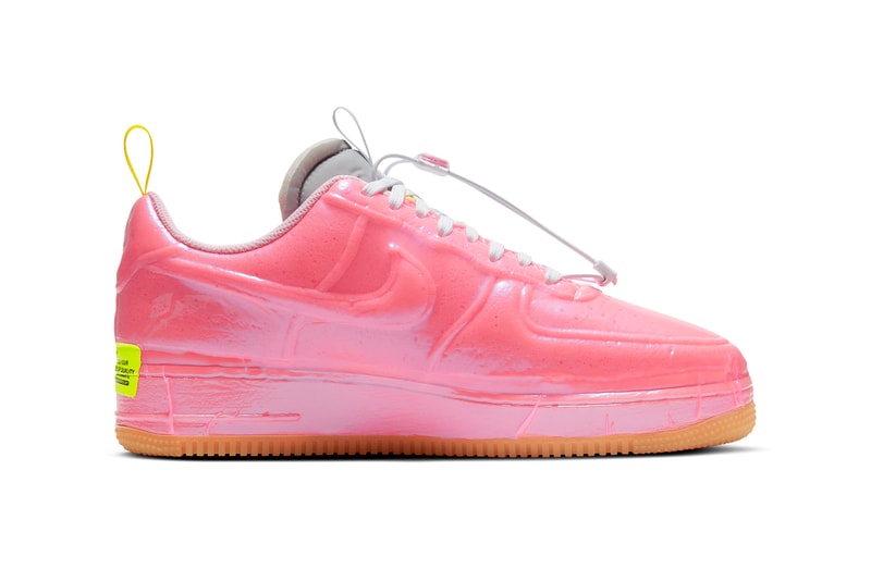 真空パックされたようなナイキエアフォース1ローレーサーピンクが登場 nike n 354 air force 1 low experimental racer pink release info
