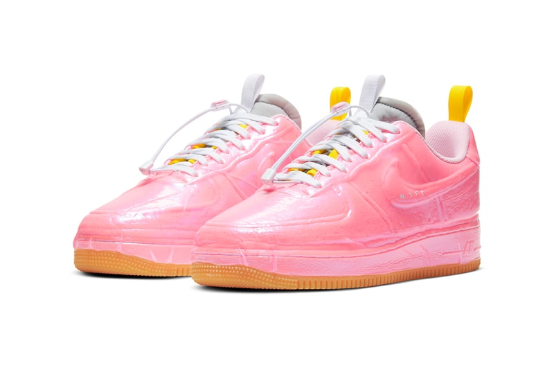 真空パックされたようなナイキエアフォース1ローレーサーピンクが登場 nike n 354 air force 1 low experimental racer pink release info