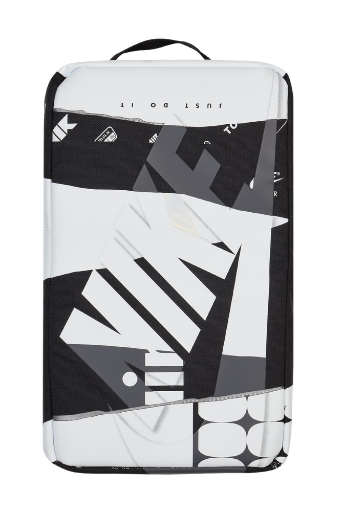 ナイキがエア マックス シリーズのグラフィックをコラージュしたシューボックス型バッグをリリース Nike Sportswear's Latest Shoe Box Bag Features A Collage of Air Motifs