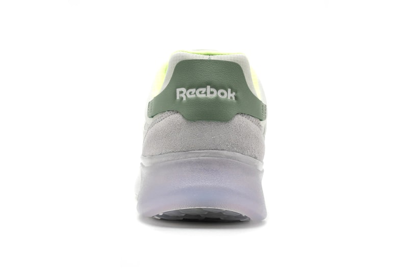 リーボックから定番モデルをモダンにアップデートしたクラブ C レガシーが登場 Reebok Club C Legacy GZ5276 GZ5275 White Green Orange Blue Sneaker Release Information Drop Date Closer First Look Updated Classic Footwear Shoe Trainer OG 