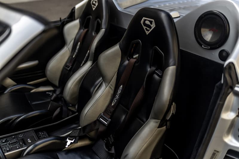 フェラーリ シャキール・オニールが所有した特別仕様の Ferrari F355 Spider がオークションに登場 Shaquille O'Neal 1998 Ferrari F355 Spider Auction car sale personal superman silver price buy custom Bring a Trailer