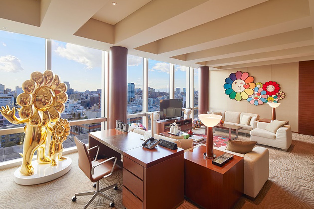 TAKASHI MURAKAMI GRAND HYATT TOKYO MEDICOM TOY JIMMY CHOO MOTOFUMI 