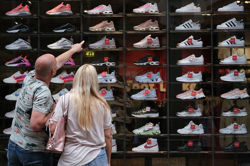 スニーカーシーンにおけるナイキvsアディダスのシェア争いを追ったドキュメンタリーの配信が決定 business wars nike vs adidas podcast release info