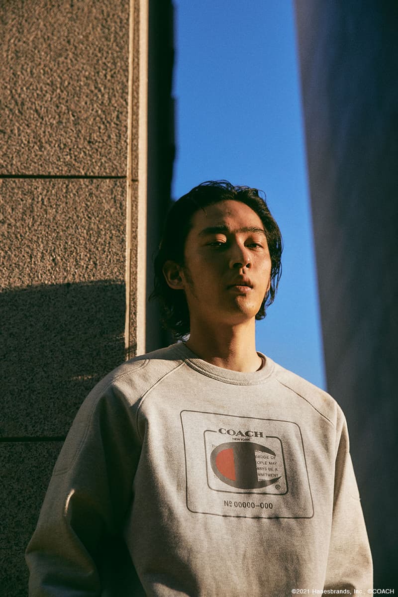 上杉柊平がストリートに着こなす Coach コーチ × Champion チャンピオン コレクション