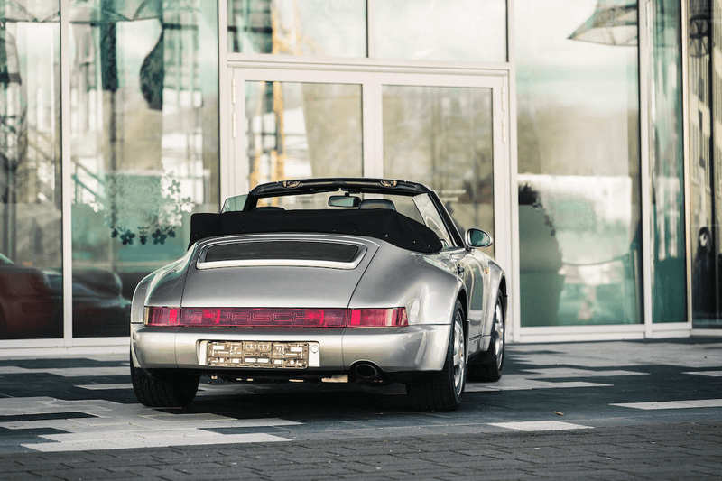 マラドーナが所有していたポルシェ911がオークションに出品 Diego Maradona's 1992 Porsche 911 type 964 WTL Auction sale personal model car silver bonhams cabriolet el