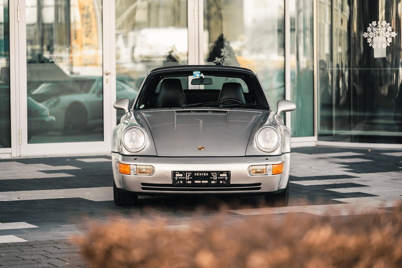マラドーナが所有していたポルシェ911がオークションに出品 Diego Maradona's 1992 Porsche 911 type 964 WTL Auction sale personal model car silver bonhams cabriolet el