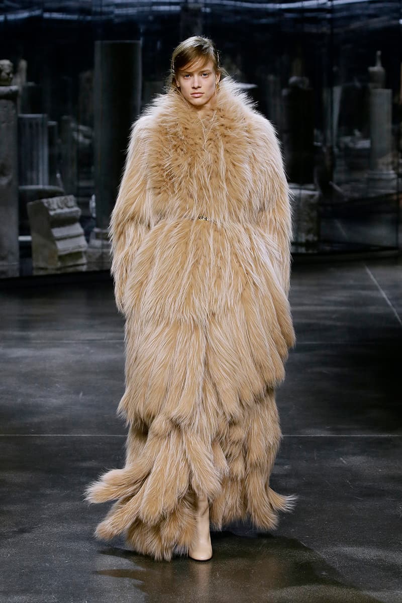 フェンディ2021年秋冬ウィメンズコレクション FENDI 2021 fall winter women ready to wear collection info