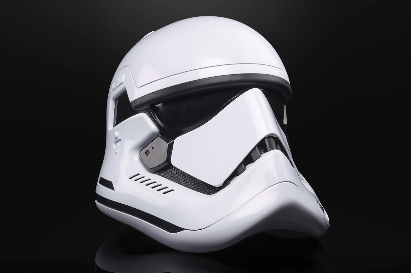 『スター・ウォーズ』のストーム・トルーパーのヘルメットを再現したプロダクトが登場 Hasbro Star Wars The Black Series Stormtrooper Helmet toys pre order release info lucasfilms hasbro pulse 