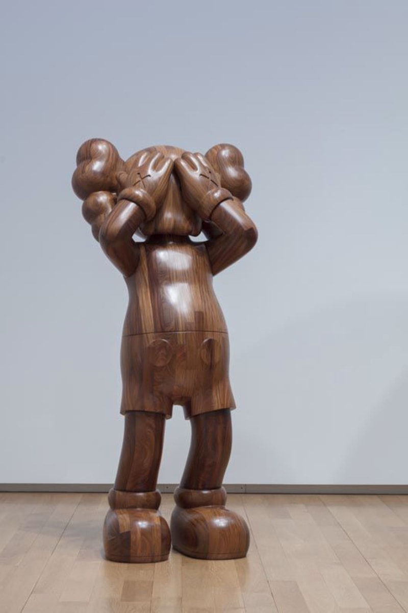 カウズ ワット パーティ KAWS のキャリアを総括する展覧会 “WHAT PARTY” がニューヨーク・ブルックリン美術館で開催 KAWS "WHAT PARTY" Brooklyn Museum Exhibition inside look artwoork kimpsons kawsbob chum companion figure sculpture artwork painting graffiti early work