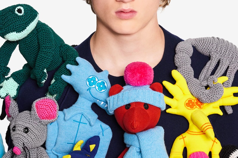 ルイ・ヴィトンから14体のパペットが添えられた奇抜すぎるニットが登場 Louis Vuitton Controversial "PUPPETS ALL-OVER" Crewneck Could be Yours for $8,000 USD