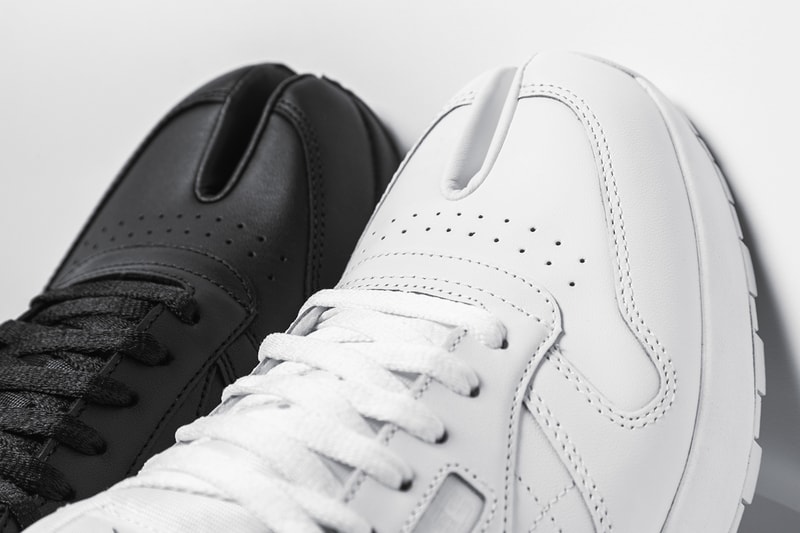 マルジェラ x リーボックによるクラシックレザータビの白と黒が発売 Maison Margiela Reebok Classic Leather Tabi Closer Look Release Info H04865 White Black Buy Price