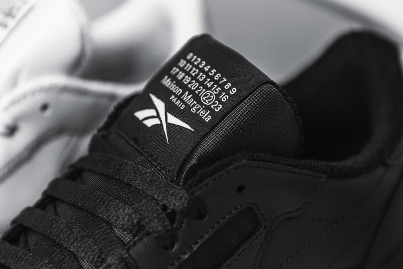 マルジェラ x リーボックによるクラシックレザータビの白と黒が発売 Maison Margiela Reebok Classic Leather Tabi Closer Look Release Info H04865 White Black Buy Price