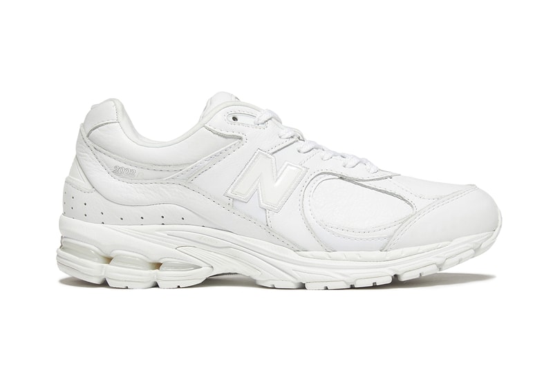 ニューバランスの人気モデル2002Rにトーナルカラーの新色が追加 New Balance ml2002R "Triple Black," "Triple White," Olive colorways gML2002RK sneaker release date info buy feberuary 2021 20 ss21 spring summer price japan