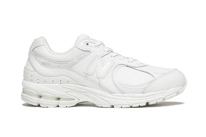 ニューバランスの人気モデル2002Rにトーナルカラーの新色が追加 New Balance ml2002R "Triple Black," "Triple White," Olive colorways gML2002RK sneaker release date info buy feberuary 2021 20 ss21 spring summer price japan
