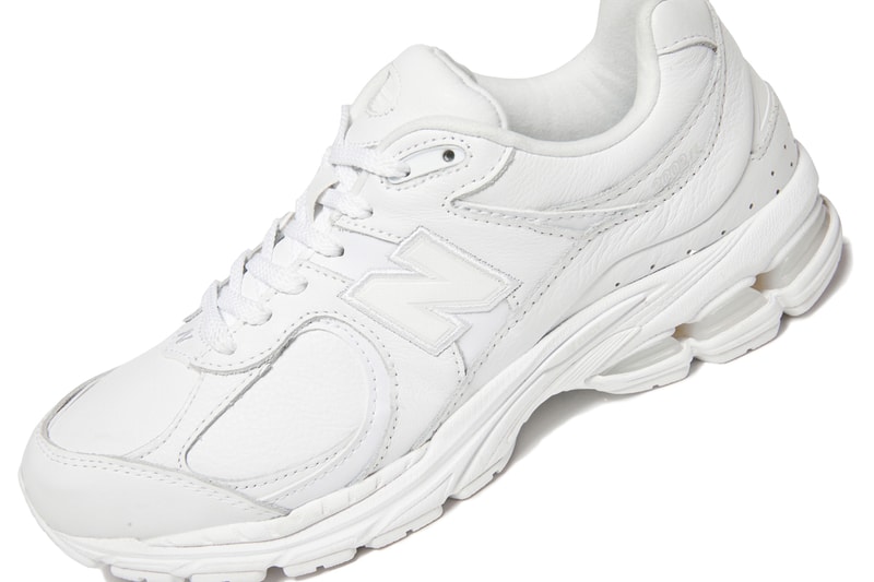 ニューバランスの人気モデル2002Rにトーナルカラーの新色が追加 New Balance ml2002R "Triple Black," "Triple White," Olive colorways gML2002RK sneaker release date info buy feberuary 2021 20 ss21 spring summer price japan