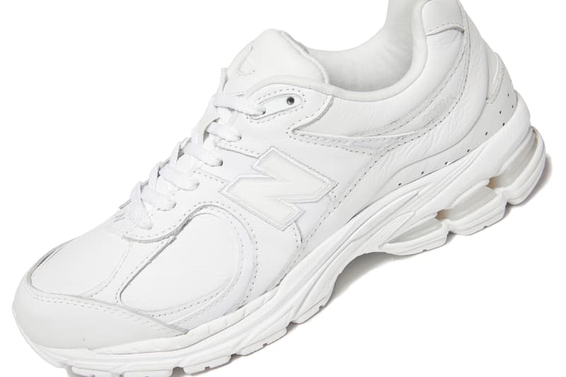 ニューバランスの人気モデル2002Rにトーナルカラーの新色が追加 New Balance ml2002R "Triple Black," "Triple White," Olive colorways gML2002RK sneaker release date info buy feberuary 2021 20 ss21 spring summer price japan