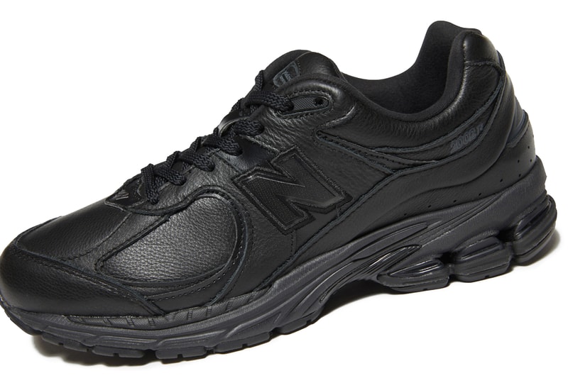 ニューバランスの人気モデル2002Rにトーナルカラーの新色が追加 New Balance ml2002R "Triple Black," "Triple White," Olive colorways gML2002RK sneaker release date info buy feberuary 2021 20 ss21 spring summer price japan