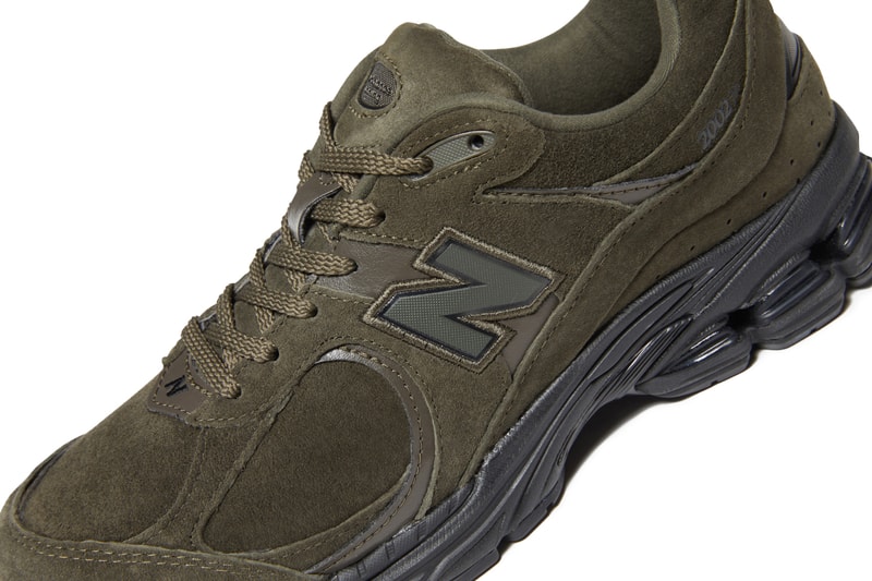 ニューバランスの人気モデル2002Rにトーナルカラーの新色が追加 New Balance ml2002R "Triple Black," "Triple White," Olive colorways gML2002RK sneaker release date info buy feberuary 2021 20 ss21 spring summer price japan