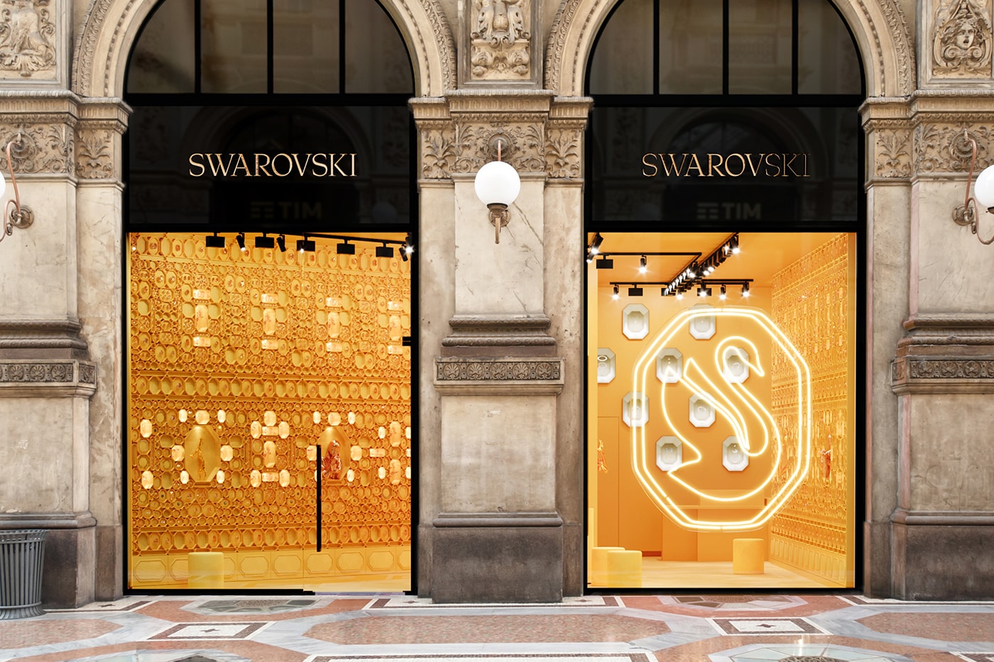 スワロフスキーが32年ぶりにブランドロゴを刷新 Swarovski new Brand Identity and Logo unveiling news Austria Logos Branding  General Idea Luxury design Giovanna Engelbert