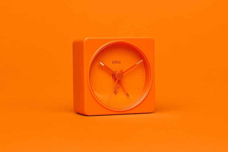 ブラウン オフホワイト 創立100周年を迎える Braun と Off-White™️ によるコラボアラームクロックが発売 Virgil Abloh Signals Ongoing Venture With Braun With Pair of Off-White Alarm Clocks