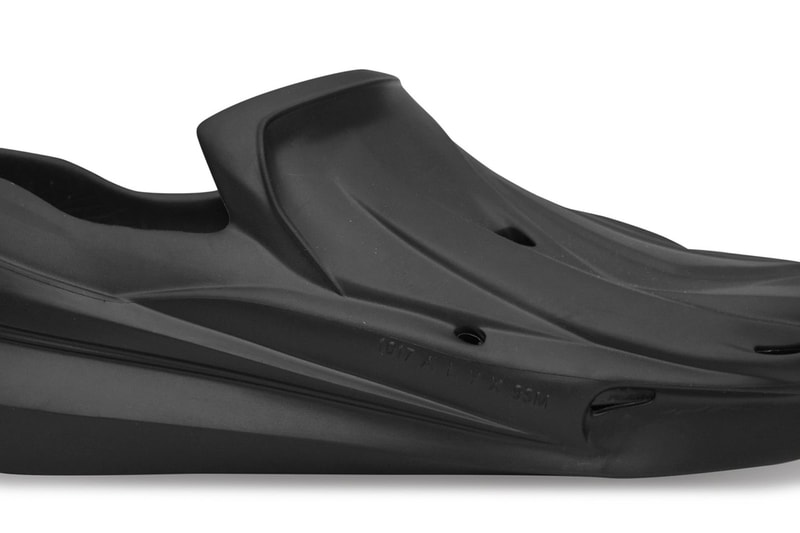テンセブンティーン アリクス ナインエスエム モノスリップ 1017 ALYX 9SM からミニマルな意匠のスリッポン Mono Slip が発売 1017 ALYX 9SM Mono Slip Spring Summer 2021 SS21 Monopolymer Slip On Slipper Technical Singular EVA Foam Piece Tech Pre-Order Matthew M Williams Release Information FW21 Chrome Mirror Silver