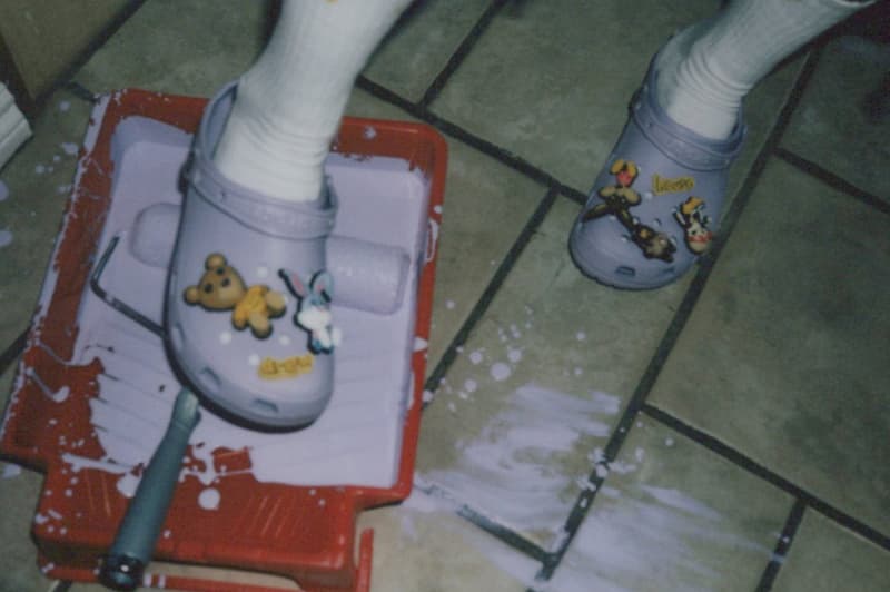 ジャスティン・ビーバーの手がけるドリューハウスが早くもクロックスとのコラボ第2弾を発売 justin bieber drew house crocs 2nd collaboration collection lavender clog socks release info