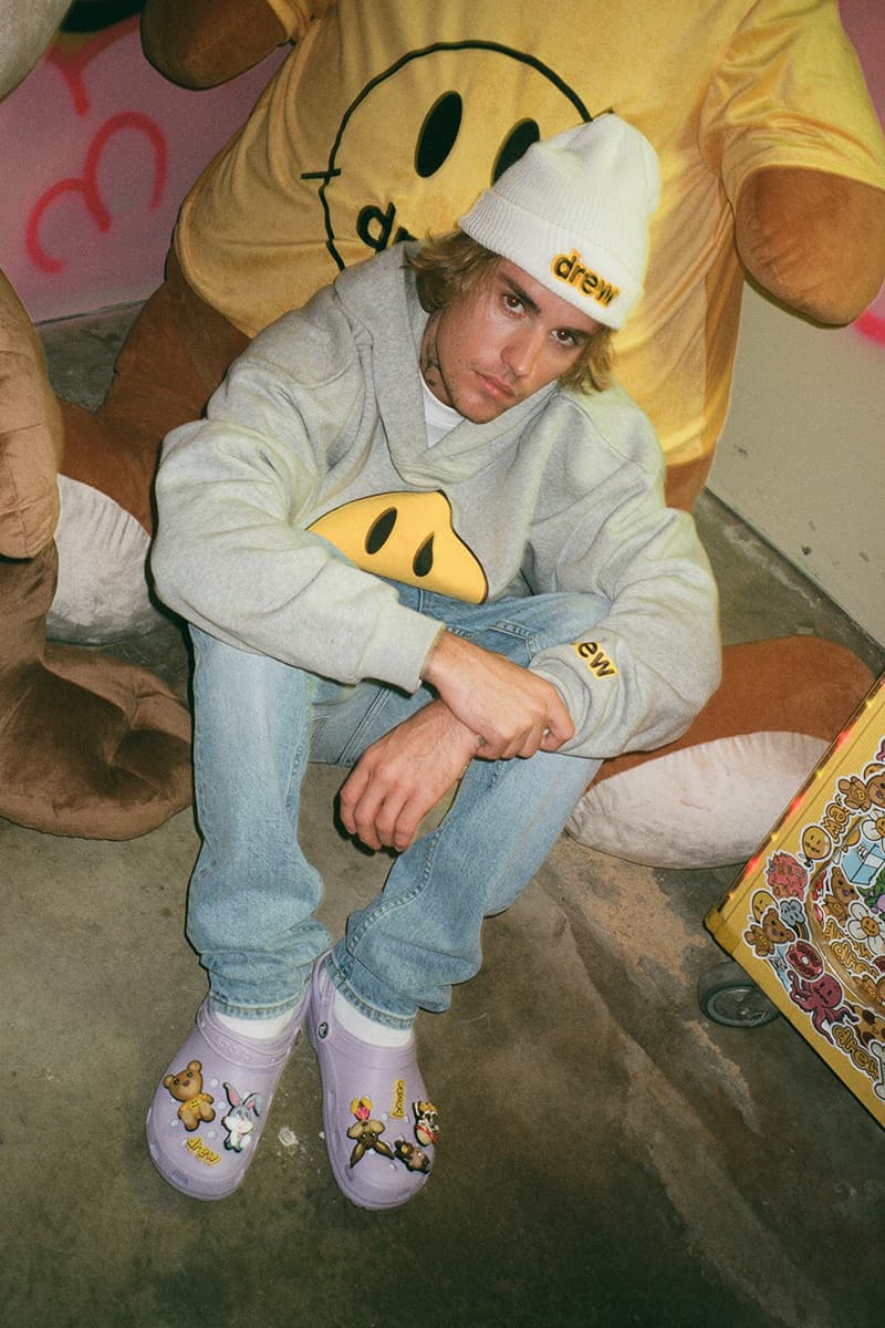 ジャスティン・ビーバーの手がけるドリューハウスが早くもクロックスとのコラボ第2弾を発売 justin bieber drew house crocs 2nd collaboration collection lavender clog socks release info