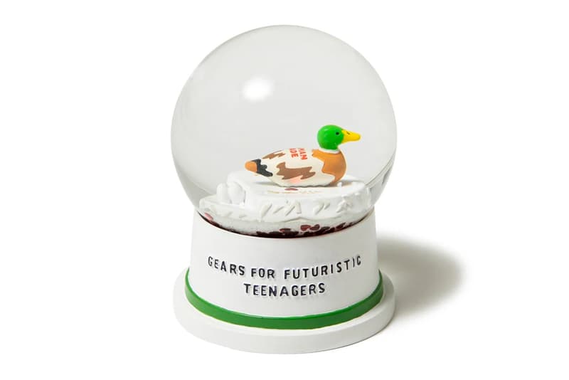 ヒューマン メイドから鴨をモチーフとしたかわいらしいスノードームが登場 HUMAN MADE Duck Snow Globe collectible accessories home good home ware spring summer 2021 ss21 collection lineup streetwear nigo info