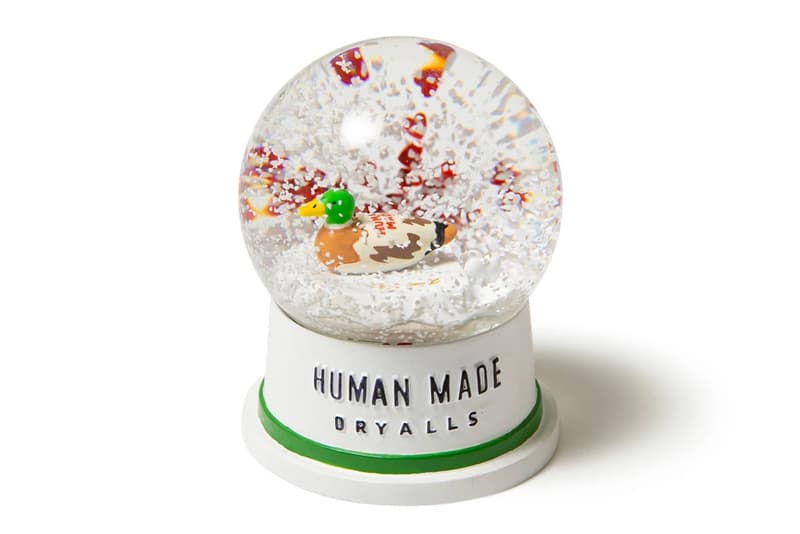 ヒューマン メイドから鴨をモチーフとしたかわいらしいスノードームが登場 HUMAN MADE Duck Snow Globe collectible accessories home good home ware spring summer 2021 ss21 collection lineup streetwear nigo info
