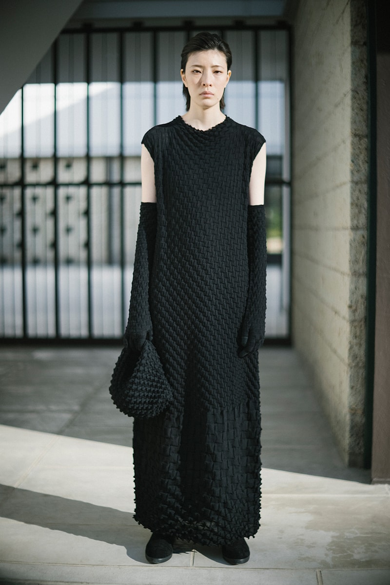 イッセイミヤケ2021年秋冬コレクション ISSEY MIYAKE 2021 fall winter collection look