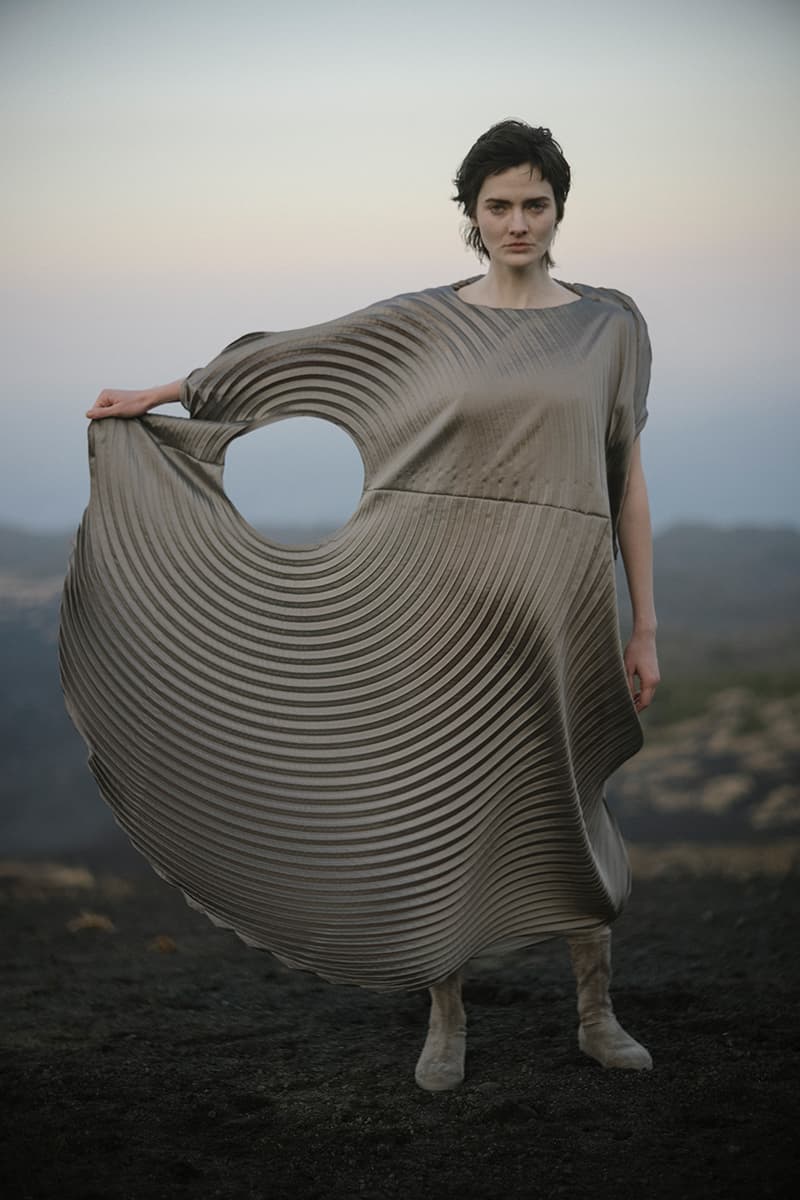 イッセイミヤケ2021年秋冬コレクション ISSEY MIYAKE 2021 fall winter collection look