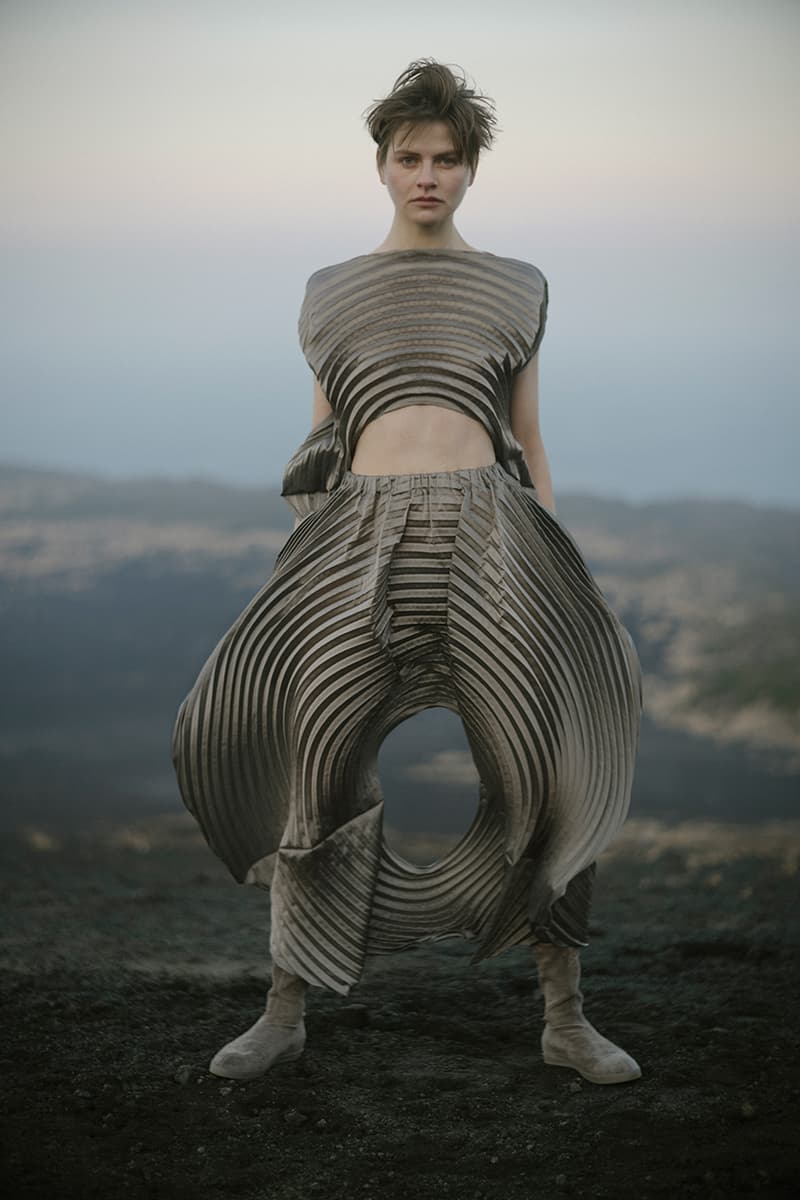 イッセイミヤケ2021年秋冬コレクション ISSEY MIYAKE 2021 fall winter collection look