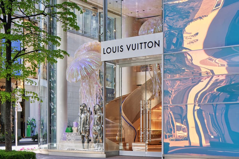 Louis Vuitton が世界第2号店となるカフェを併設した銀座並木通り店をオープン