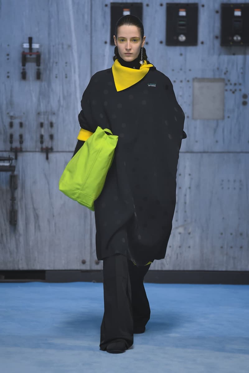 ラフシモンズ2021年秋冬コレクション Raf Simons fall winter 2021 collection look