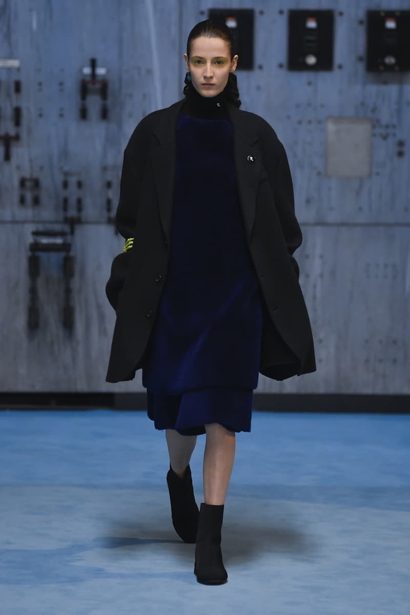 ラフシモンズ2021年秋冬コレクション Raf Simons fall winter 2021 collection look