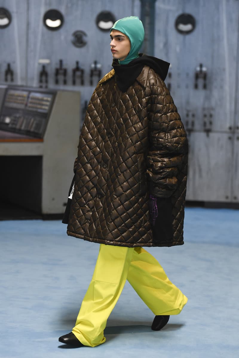 ラフシモンズ2021年秋冬コレクション Raf Simons fall winter 2021 collection look