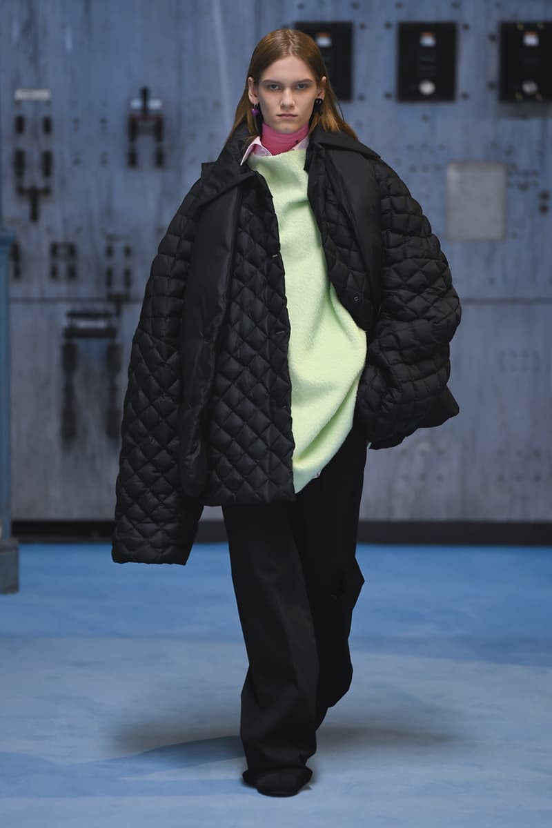 ラフシモンズ2021年秋冬コレクション Raf Simons fall winter 2021 collection look