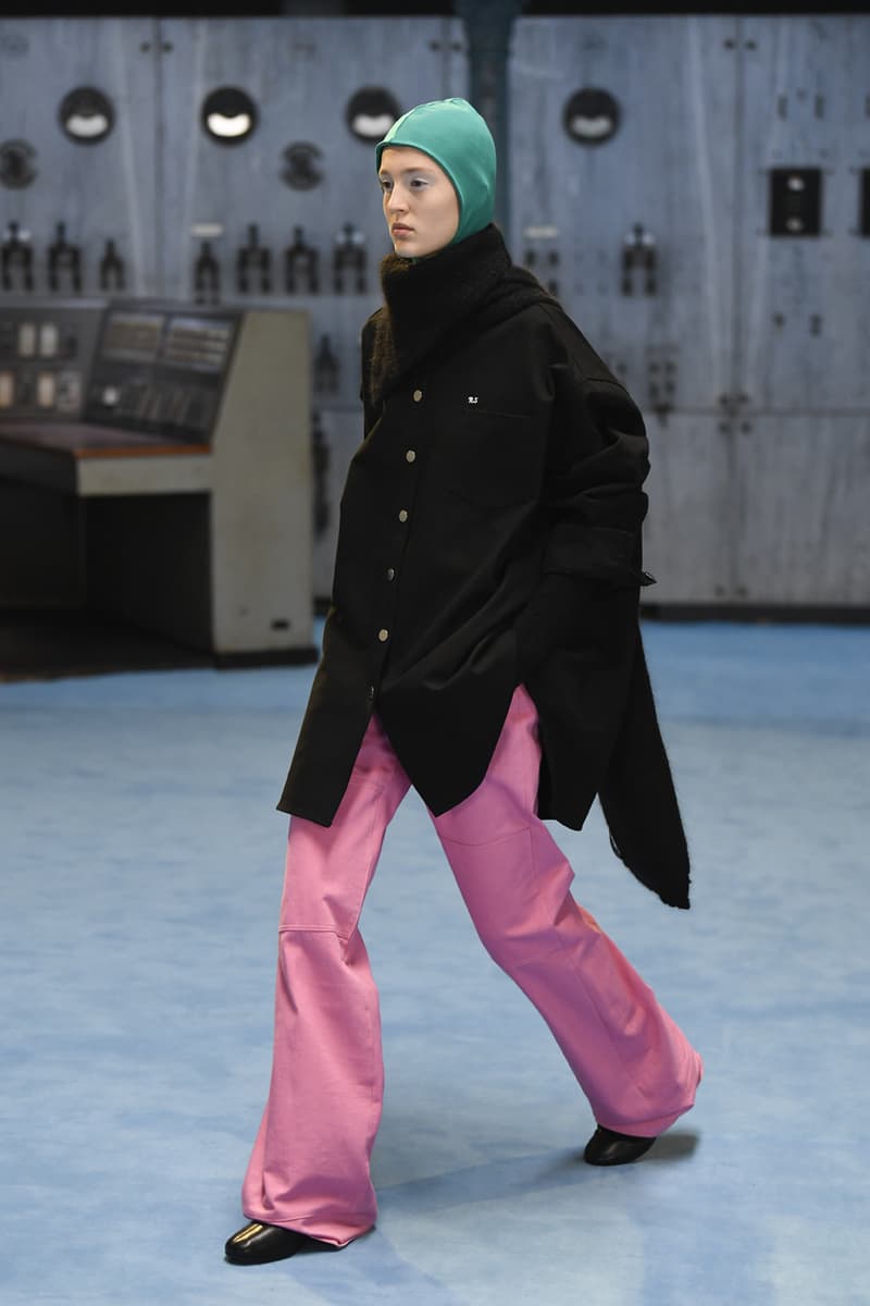 ラフシモンズ2021年秋冬コレクション Raf Simons fall winter 2021 collection look