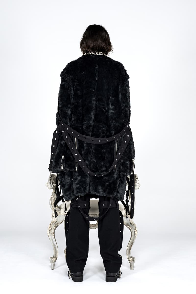 タカヒロミヤシタザソロイスト.2021年秋冬コレクション TAKAHIROMIYASHITATheSoloist. fall winter 2021 collection look Takahiro Miyashita