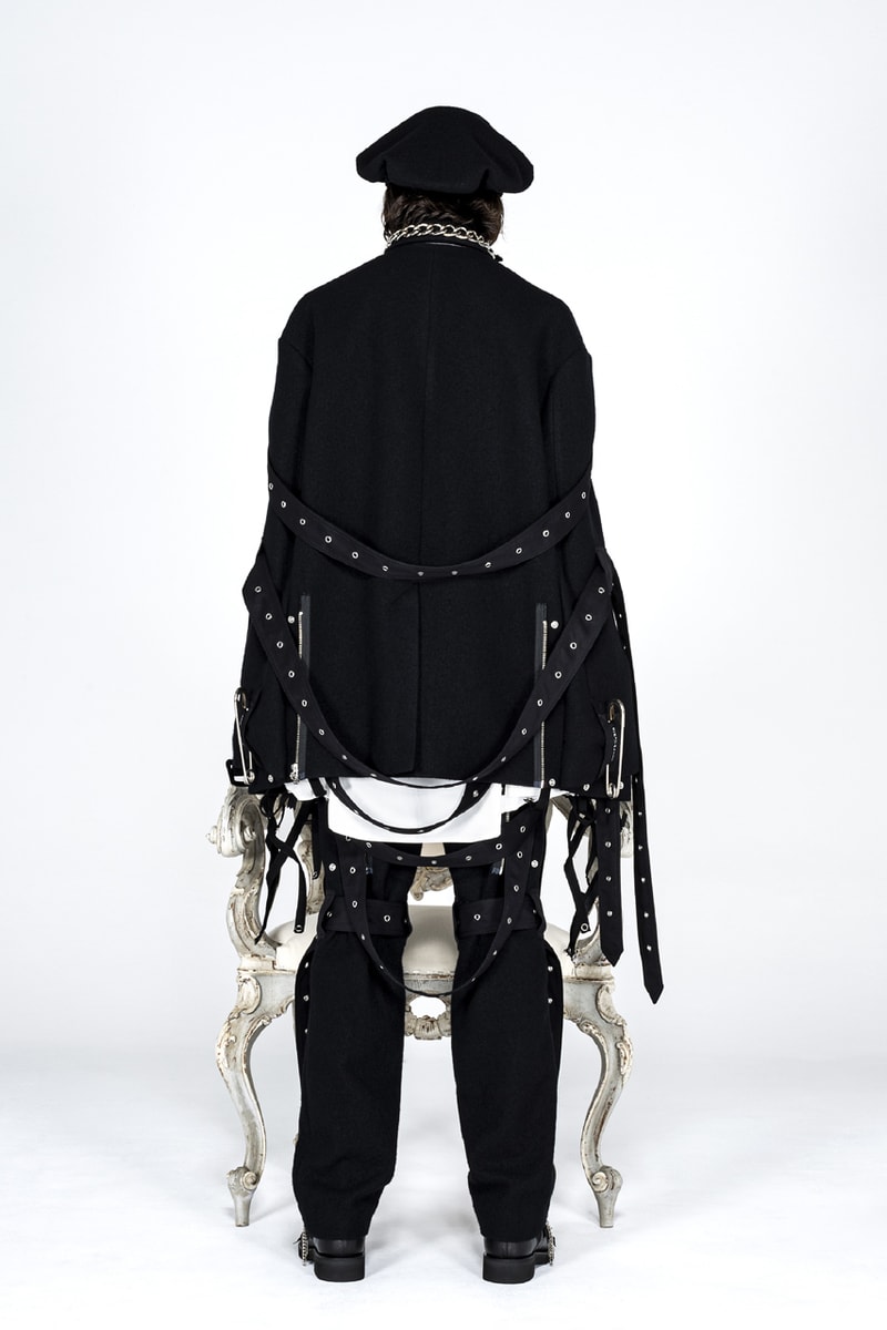 タカヒロミヤシタザソロイスト.2021年秋冬コレクション TAKAHIROMIYASHITATheSoloist. fall winter 2021 collection look Takahiro Miyashita