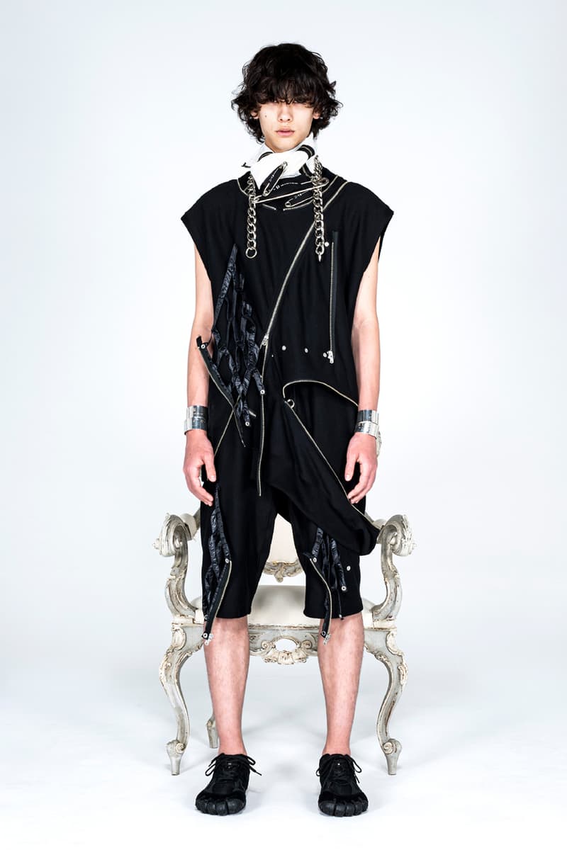 タカヒロミヤシタザソロイスト.2021年秋冬コレクション TAKAHIROMIYASHITATheSoloist. fall winter 2021 collection look Takahiro Miyashita