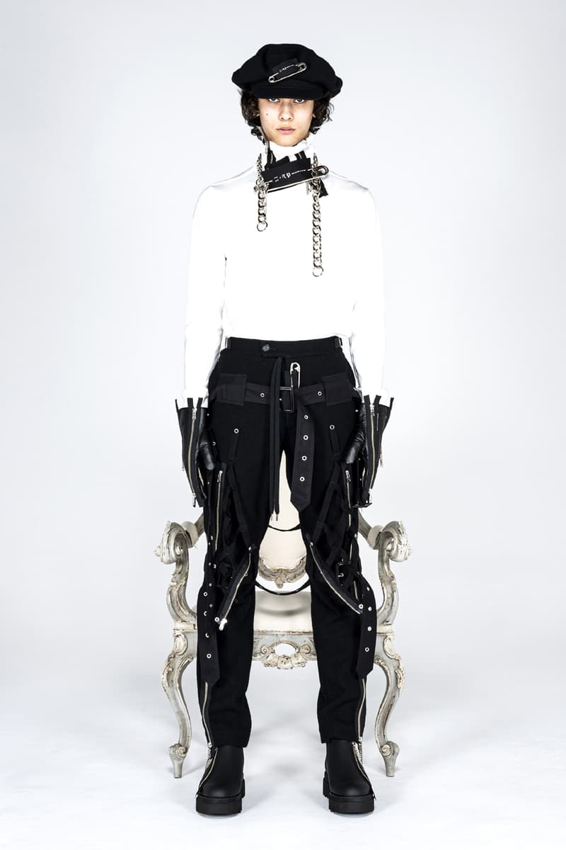 タカヒロミヤシタザソロイスト.2021年秋冬コレクション TAKAHIROMIYASHITATheSoloist. fall winter 2021 collection look Takahiro Miyashita