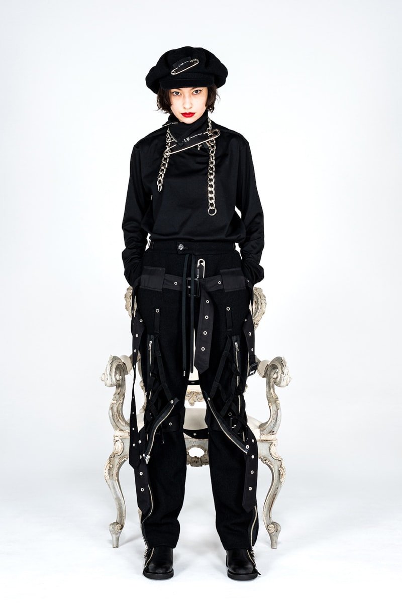 タカヒロミヤシタザソロイスト.2021年秋冬コレクション TAKAHIROMIYASHITATheSoloist. fall winter 2021 collection look Takahiro Miyashita