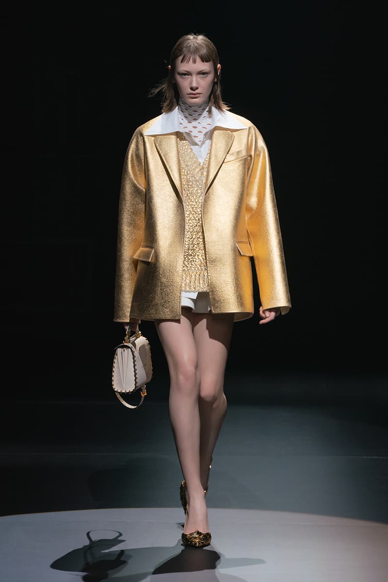 ヴァレンティノ2021年秋冬コレクション Valentino fall winter 2021 collection lookbook info Pierpaolo Piccioli