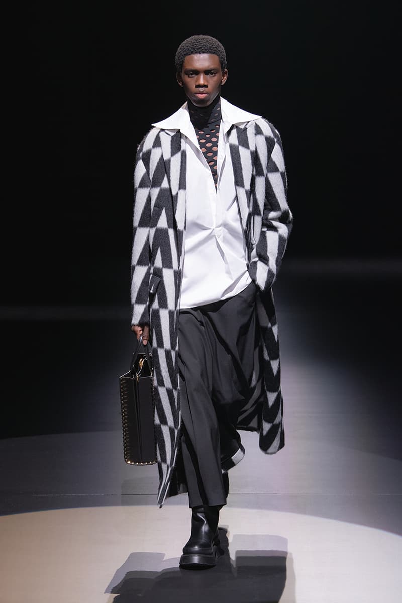 ヴァレンティノ2021年秋冬コレクション Valentino fall winter 2021 collection lookbook info Pierpaolo Piccioli