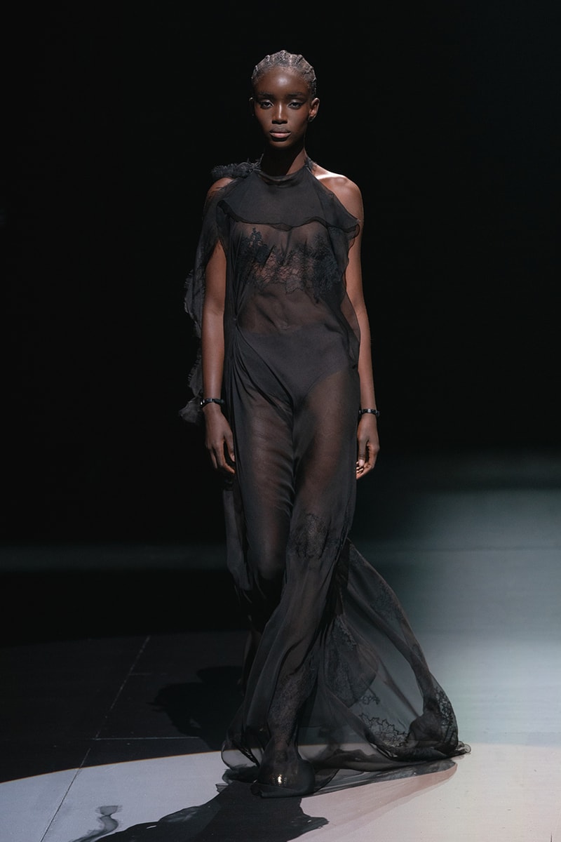 ヴァレンティノ2021年秋冬コレクション Valentino fall winter 2021 collection lookbook info Pierpaolo Piccioli